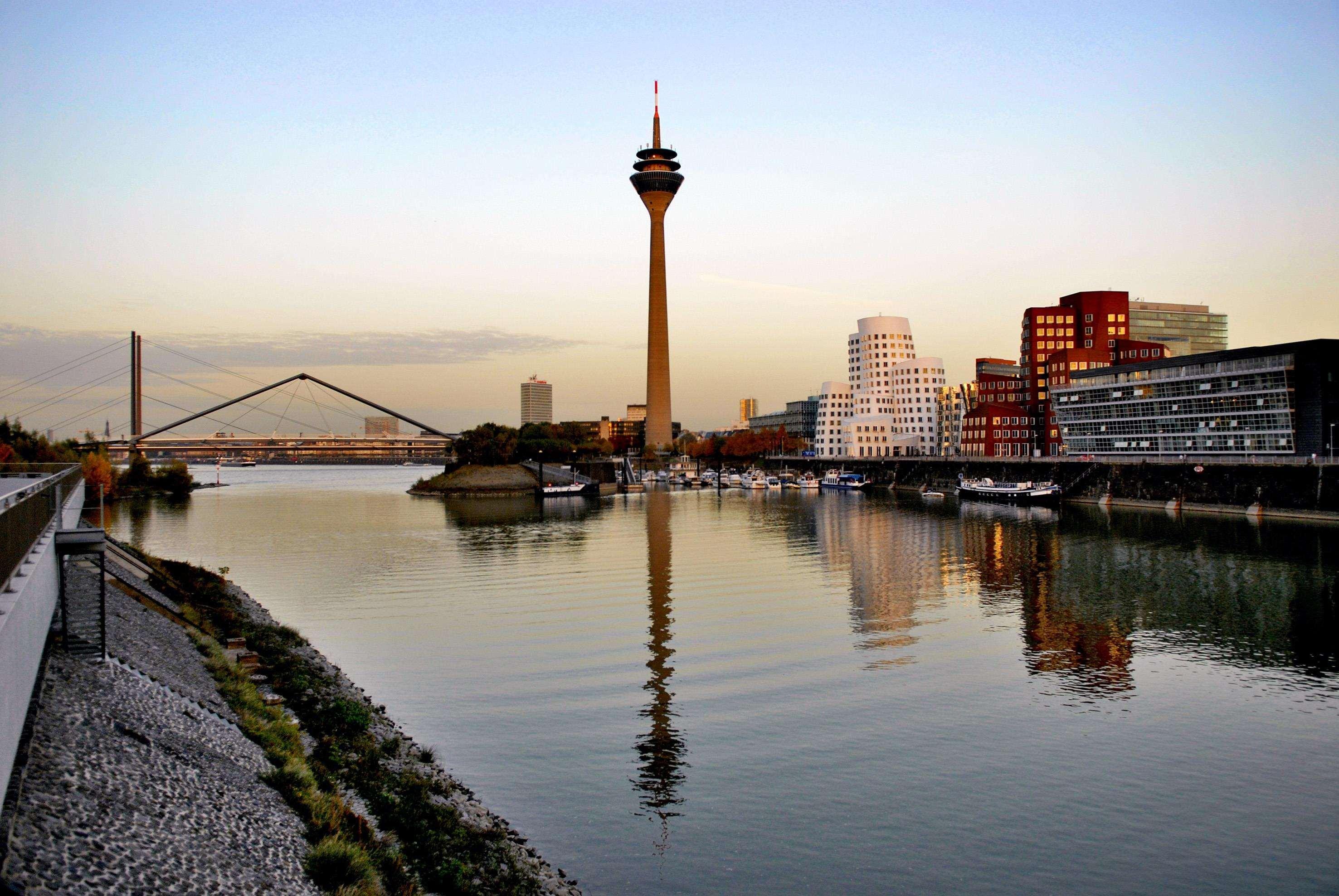 INNSiDE by Meliá Düsseldorf Hafen Exterior foto